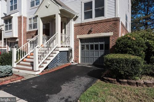 6330 Over See Ct, Springfield VA  22152-2300 exterior