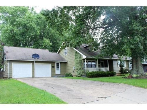 2111 45th St, Parkersburg, WV 26104-1341