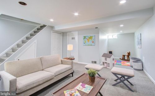 24 Pine Ave, Silver Spring MD 20912-4677 exterior