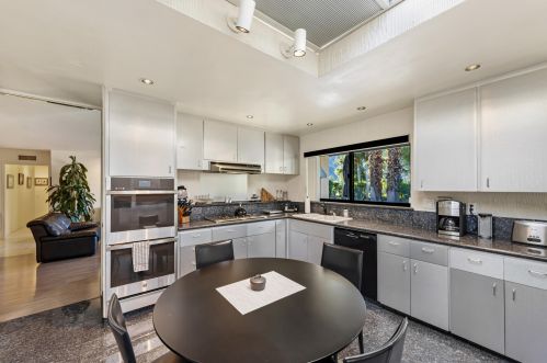 2707 Bonita Cir, Palm Springs, CA 92264-9406