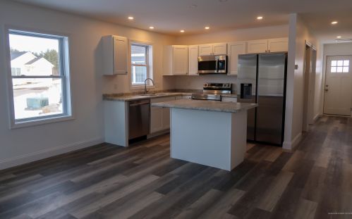 50 Village Cir, Augusta, ME 04330-0549