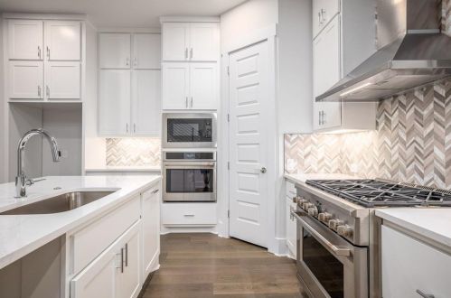 2011 Belford Dr, Austin TX  78757-8207 exterior