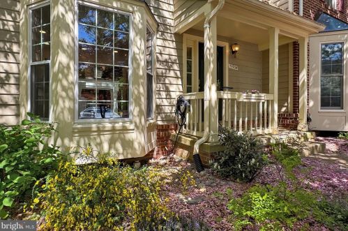 11704 Great Owl Cir, Herndon VA  20194-1175 exterior