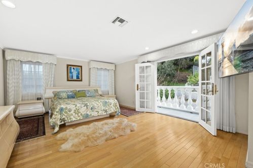 1468 Hillside Dr, Glendale CA  91208-2417 exterior