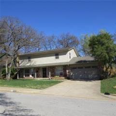 2717 Woodbury Rd, Edmond, OK 73034-6726