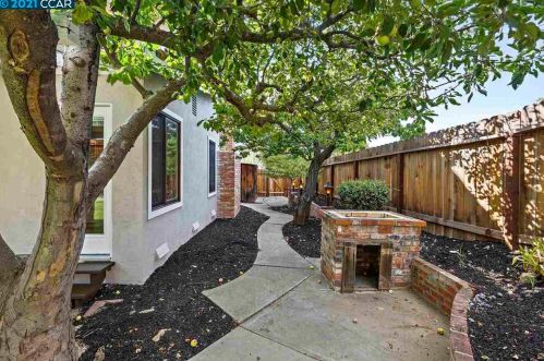 4346 Grammercy Ln, Concord CA  94521-4207 exterior