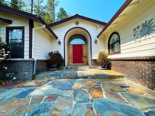 3251 Ridgewood Rd, Willits, CA 95490-9785