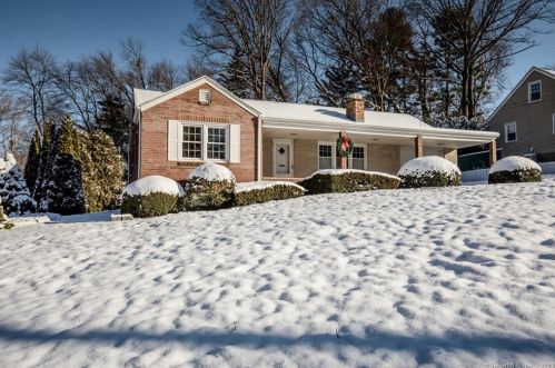 14 Lincoln Ave, Wallingford, CT 06492-5116
