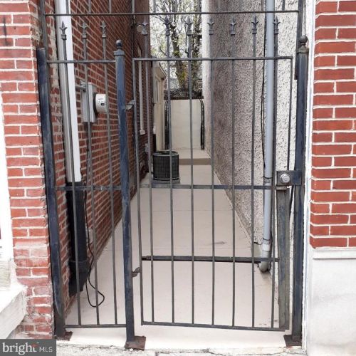 115 Manton St, Philadelphia PA 19146-3811 exterior