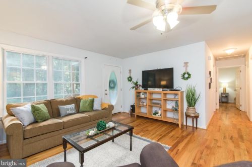 107 Featherbed Ln, Harpers Ferry WV 25425-4982 exterior