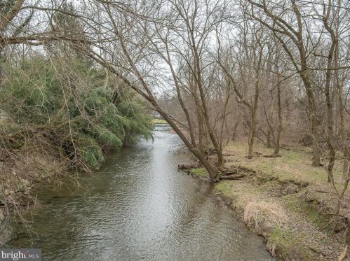 2122 Millcreek Rd, Lancaster PA  17602-4749 exterior