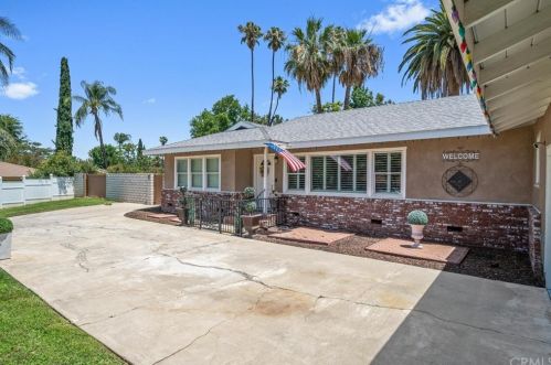 2321 Daventry Rd, Riverside CA  92506-1531 exterior