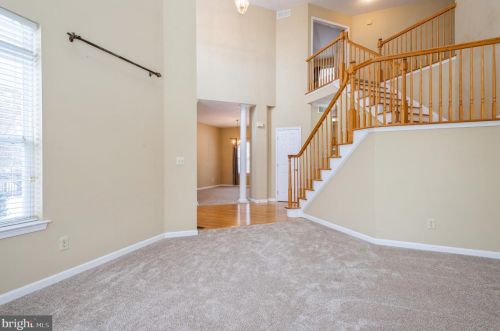 9 Borrowby Cir, Princeton, NJ 08540-7949