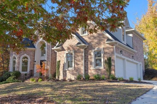 695 Highland Oaks Dr, Atlanta GA  30331-9210 exterior