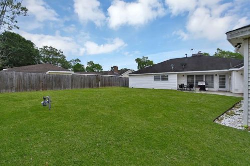 403 Pebblebrook Dr, Taylor Lake Village TX  77586-6012 exterior