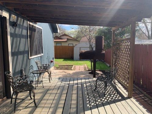 12307 Emery Oaks Rd, Austin TX  78758-2454 exterior