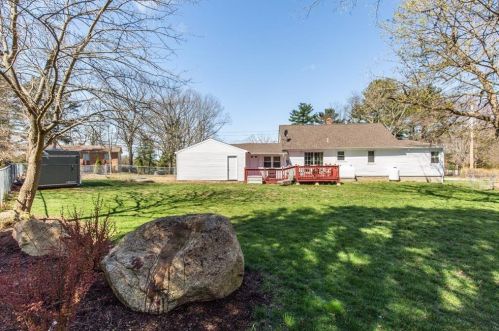 59 Bishop Hill Rd, Providence, RI 02919-2816