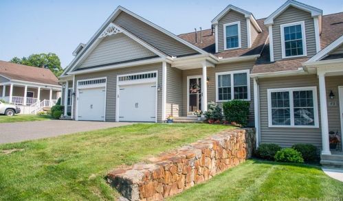 42 Boulderbrook Ct, Waterbury, CT 06712-1069