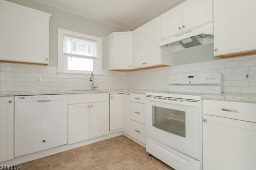 10 Nelson St, Fredon, NJ 07860-2111