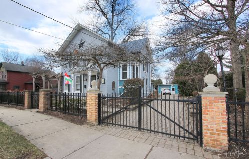 420 Hickory St, Waukegan, IL 60085-3936