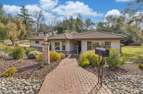8301 Hidden Valley Cir, Fair Oaks, CA 95628-6118