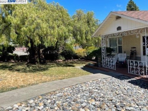 4365 James Ave, Hayward, CA 94546-3530