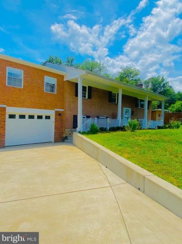 6621 Newington Rd, Lorton, VA 22079-1112
