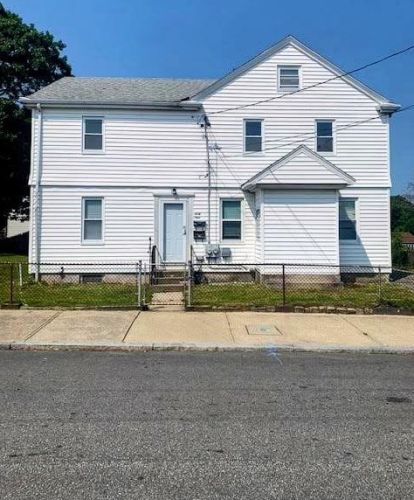 69 De Pinedo St, Providence, RI 02904-1518