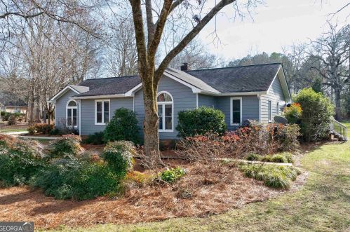1021 Fernwood Dr, Bogart, GA 30622-4222
