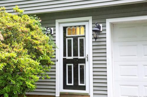 22 Oakhill Ave, Norwalk, CT 06854-2411