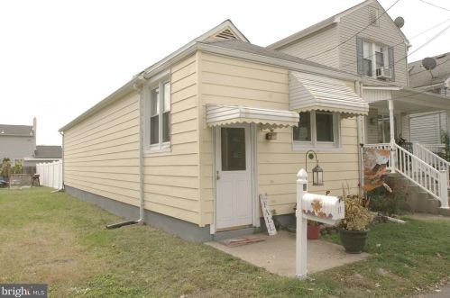 11 Homestead Ave, Trenton, NJ 08620-9668