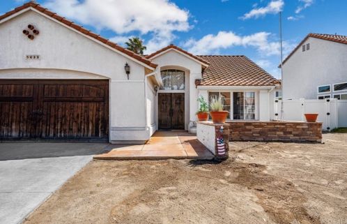 8633 Oakthorn Cir, Riverside, CA 92508-3112