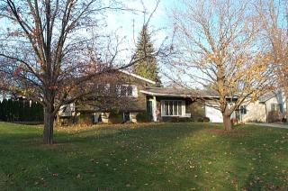 6 Edgewood Dr, Kewanee, IL 61443-3126