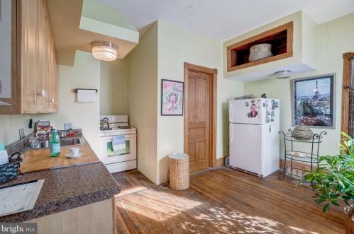 437 44 St, Philadelphia PA 19104-2910 exterior