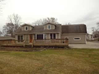 40461 Bluff Dr, Antioch, IL 60002-7921