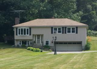 10 Robin Hood Dr, Londonderry, NH 03053-4021
