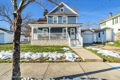 826 Prospect Ave, Tinton Falls NJ  07712-5709 exterior