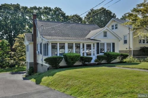 60 Bartholdi Ave, Kinnelon, NJ 07405-1463