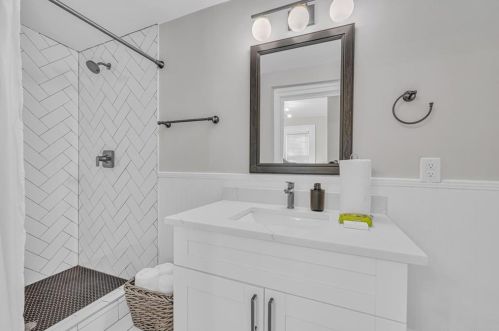 1392 Bryan Ave, Atlanta GA  30344-2665 exterior