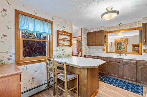 7 Michelle Ln, Londonderry, NH 03053-3164