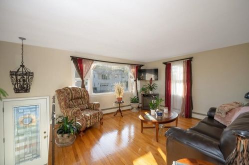 20 Derby Ave, Providence, RI 02919-2108