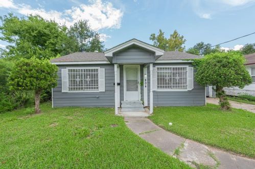 804 Burton Ave, Orange, TX 77630-0912