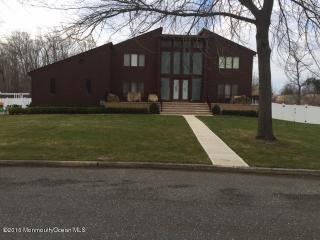 17 Old Farm Rd, Oakhurst, NJ 07755-1633