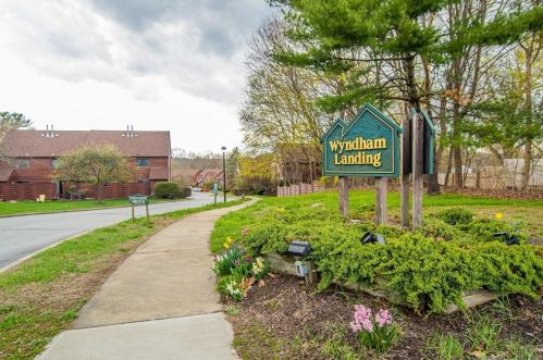 27 Wyndham Lndg, Killingly CT  06239-1408 exterior