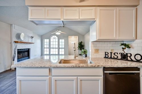 1616 Oxford Dr, Midlothian TX  76063-3369 exterior