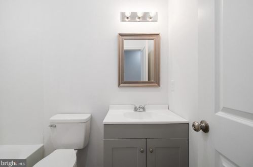 2543 11 St, Philadelphia PA  19133-1413 exterior