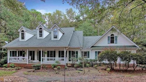 6582 Aquila Dr, Morrow, GA 30260-2102