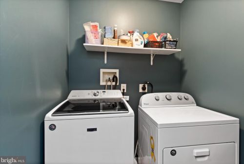 22 Meade Dr, Carlisle PA 17013-8141 exterior