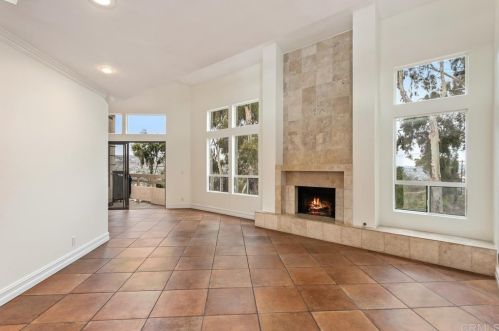 1963 Swallow Ln, Carlsbad, CA 92009-4144