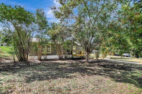 200 Main St, Flo, TX 75831-7606